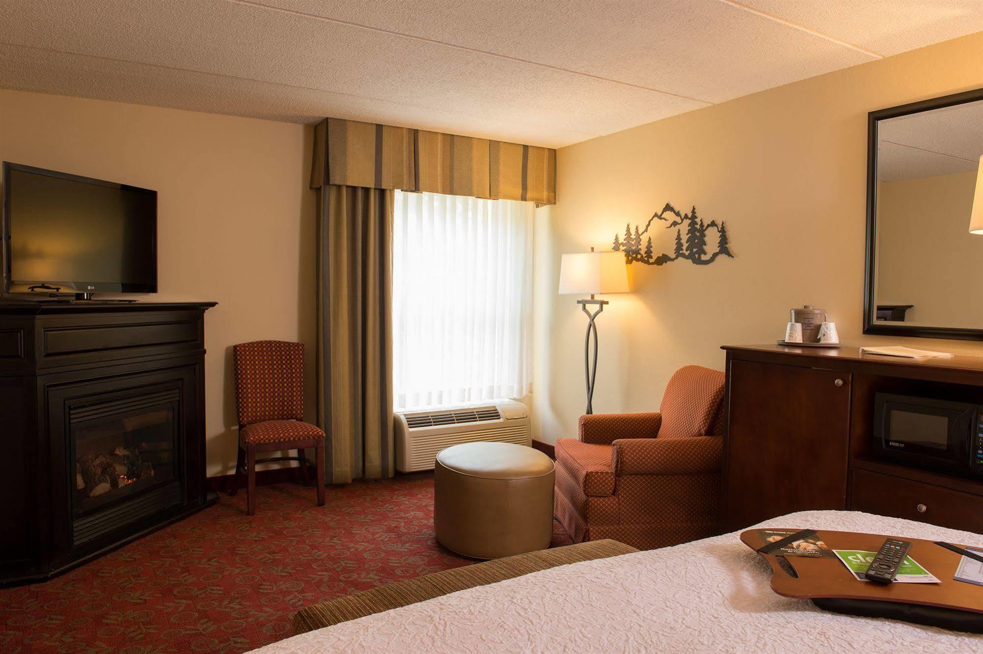 Hampton Inn & Suites Pigeon Forge On The Parkway Rom bilde